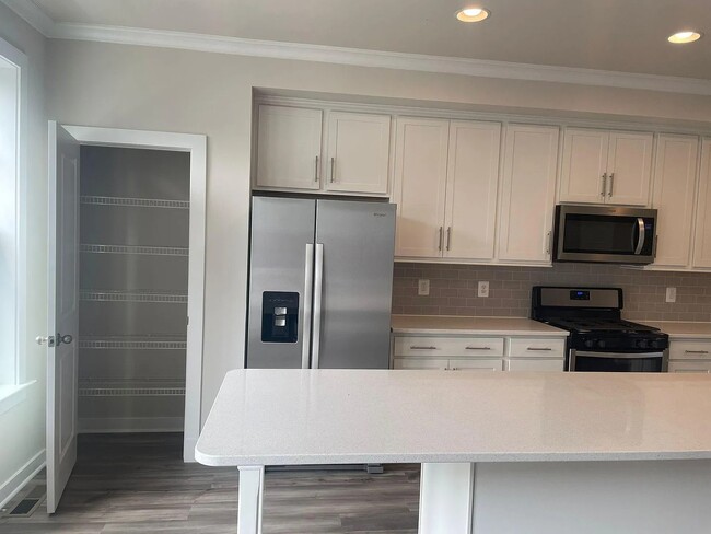 Building Photo - 124 Kinross Ln