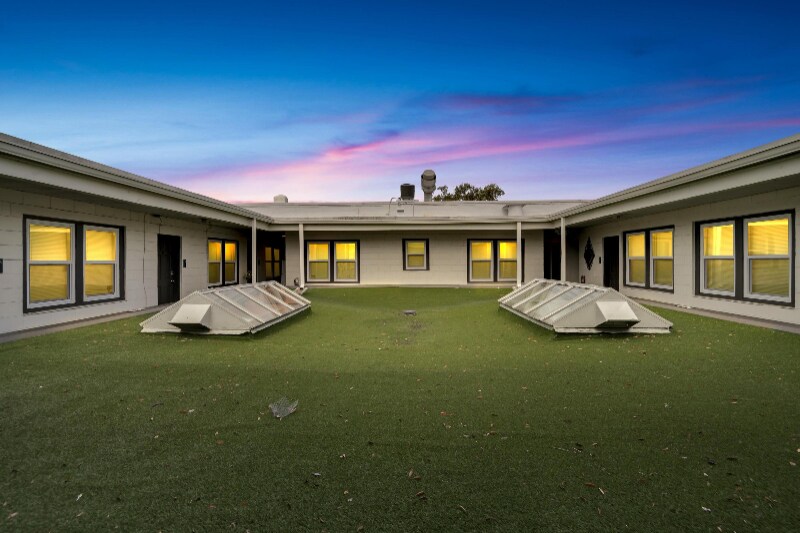 Building Photo - 14 21st St N