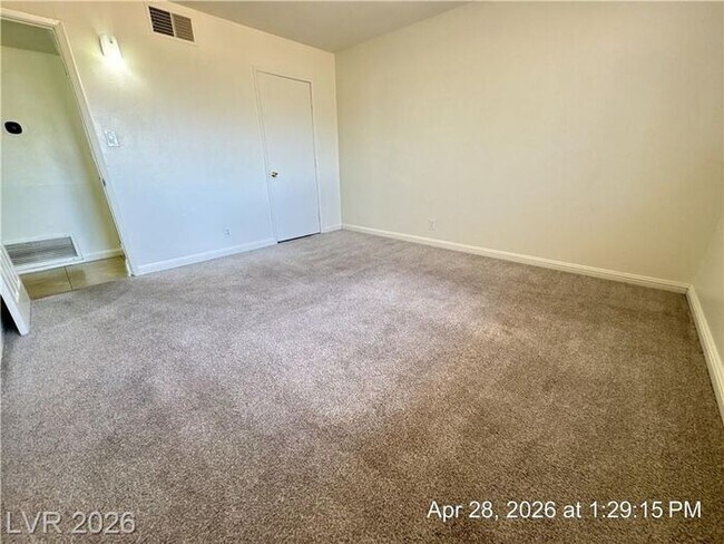 Building Photo - Charming Single-Story Home with Granite Kitchen & No HOA