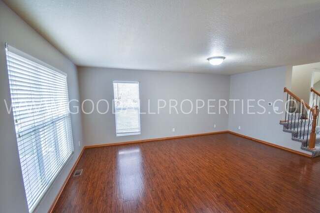 Building Photo - 3 Bedroom 2.5 Bath home