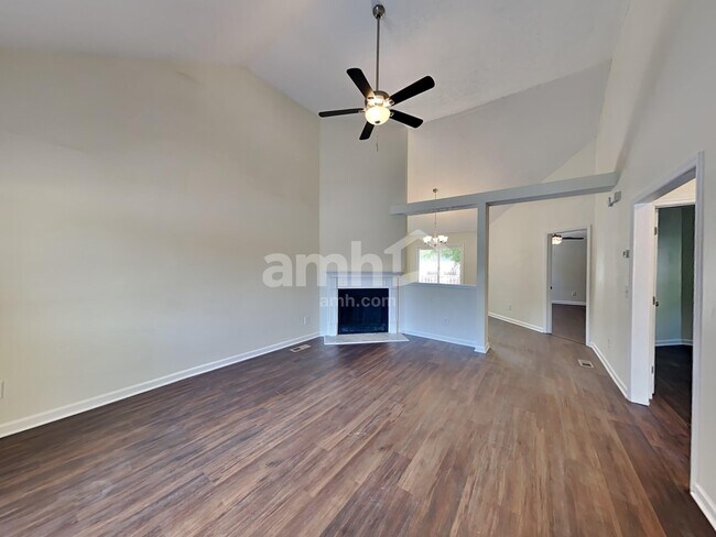 Building Photo - 1300 Georgetown Dr