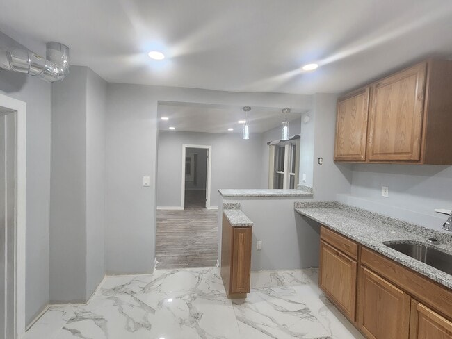 Building Photo - 10730 S Lafayette Ave