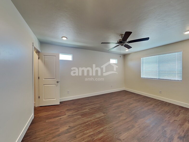 Building Photo - 4053 N Keklik Ave