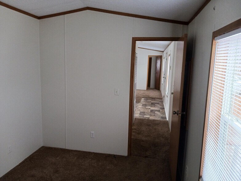 Building Photo - 36 Curtis Dr