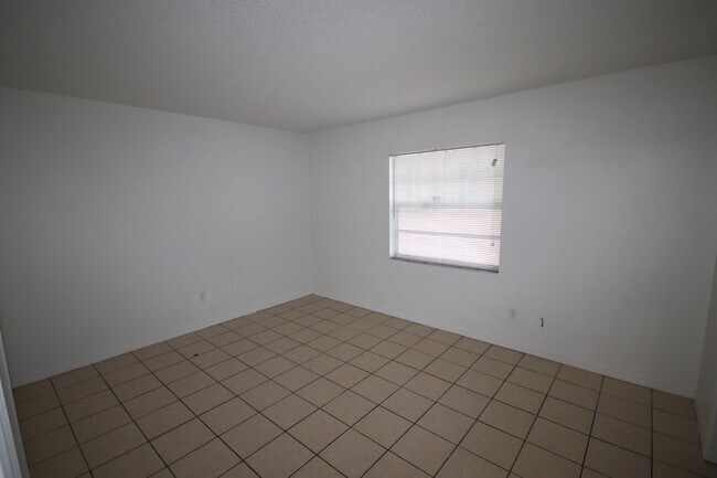 Building Photo - Freshly updated 2 bedroom 2 bath villa in ...