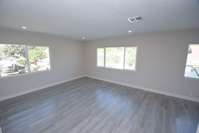 Building Photo - 522 N. 12TH ST.