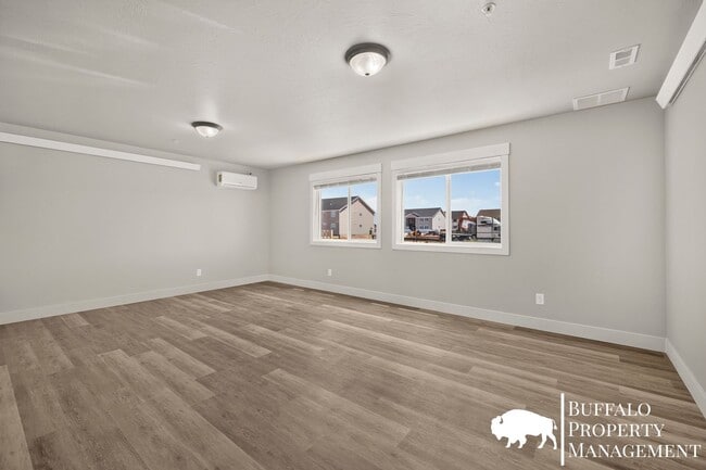 Building Photo - 6289 N Silver Fox Rd