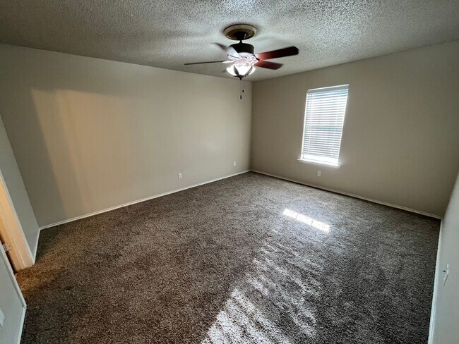 Building Photo - Cute Cottage