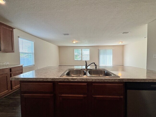 Building Photo - 1763 Eagle View Way