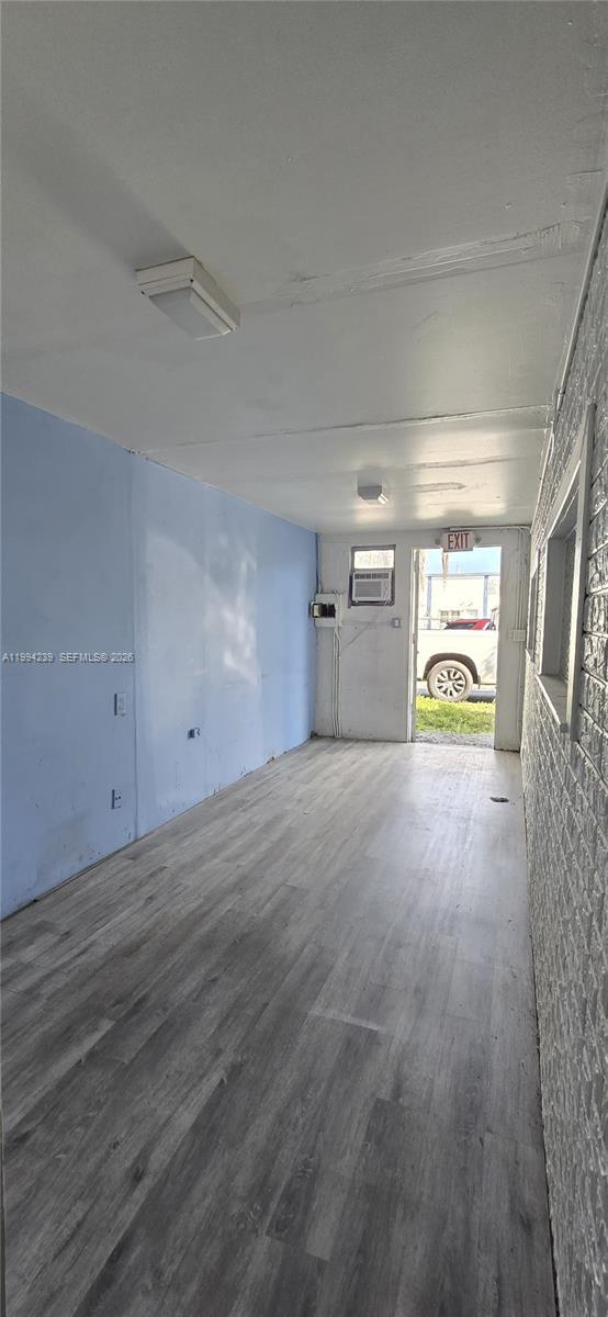 Building Photo - 1824 Monroe St