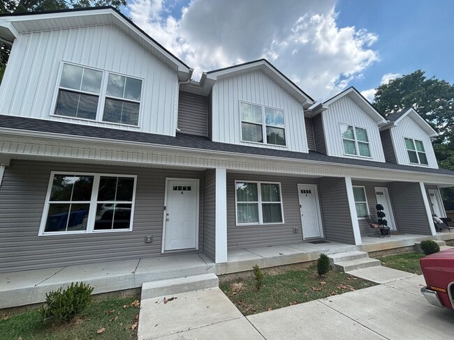 Building Photo - Now Available for Rent – Beautiful New Tow...