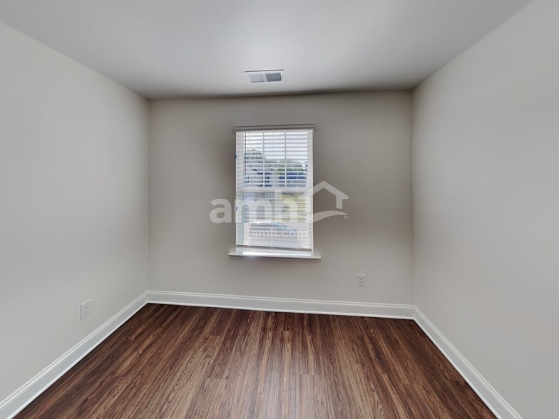 Building Photo - 6192 W Calle Lingo