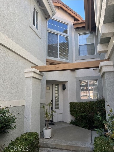 Building Photo - 33 Cambria