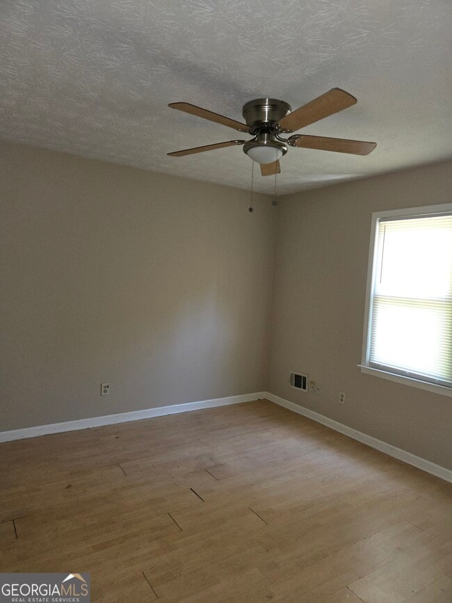 Building Photo - 3080 Robie Ln