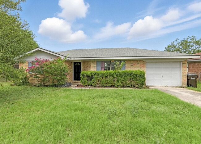 Building Photo - 600 N Cunningham St