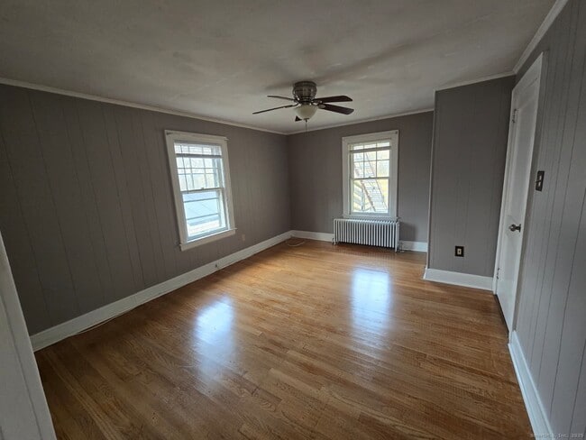 Building Photo - 116 Hillside Ave