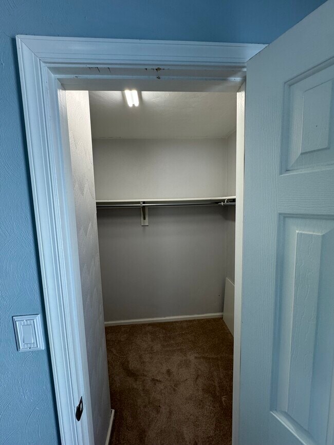 Building Photo - 1449 Berkshire Dr