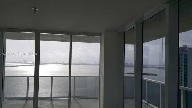 Building Photo - 600 NE 27th St