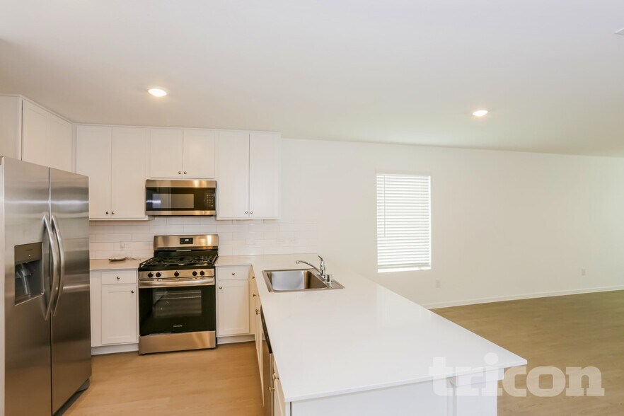Building Photo - 15208 Grappling Irons Ln