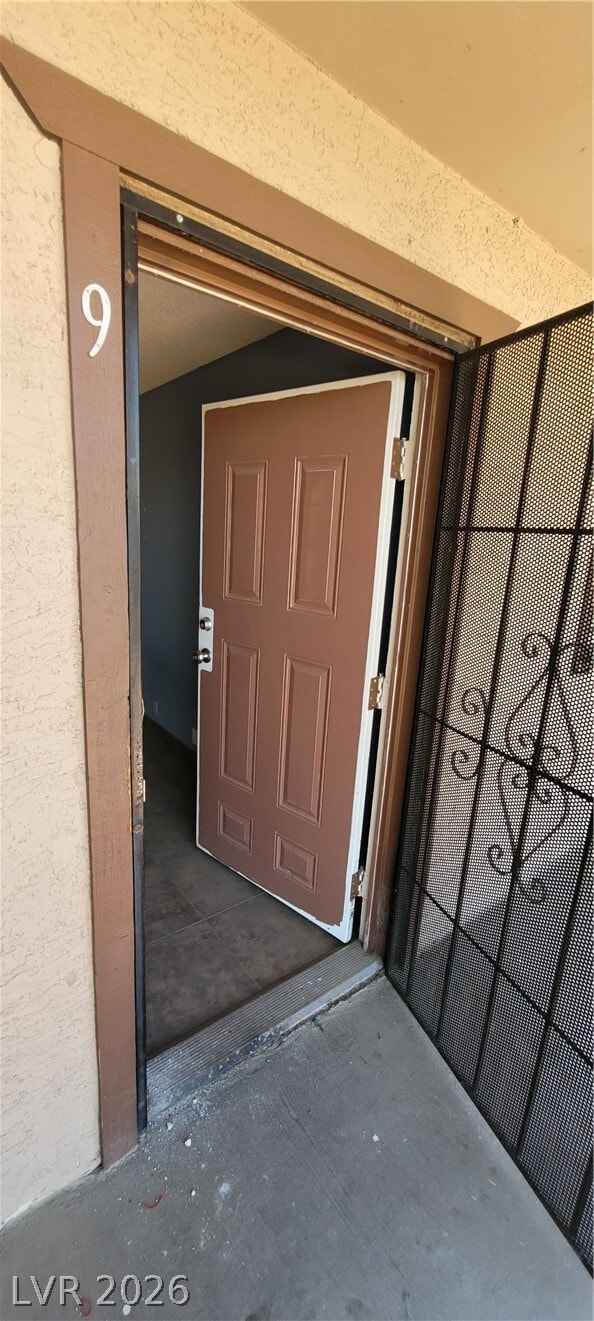 Building Photo - 615 S Royal Crest Cir