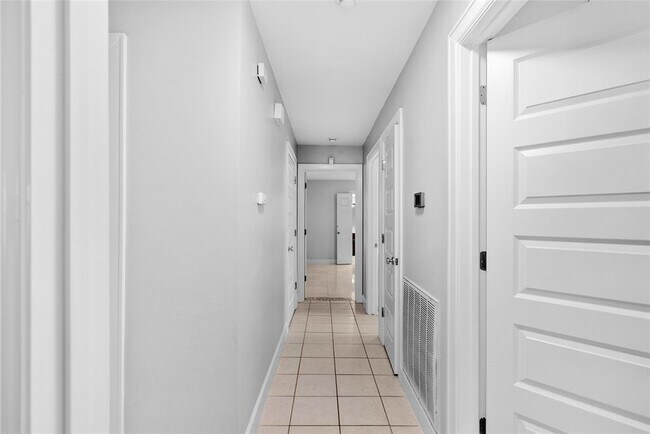 Building Photo - 5322 Rutherglenn Dr