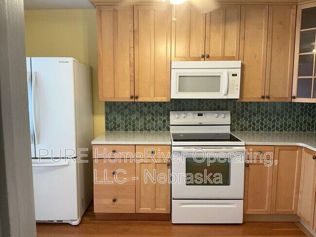 Building Photo - 1302 S 51st Ave