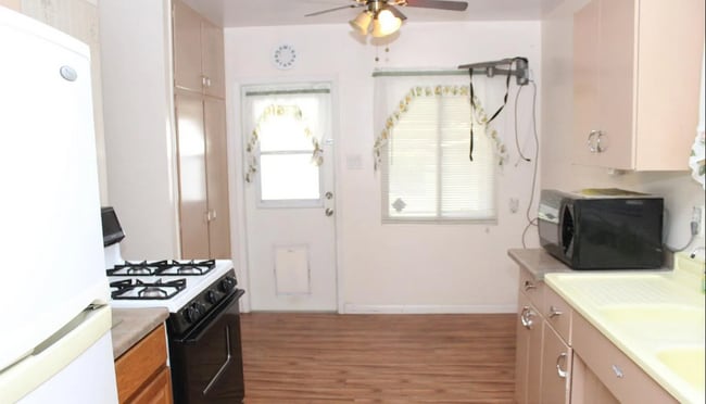 Building Photo - 2107 Rose Marie Dr