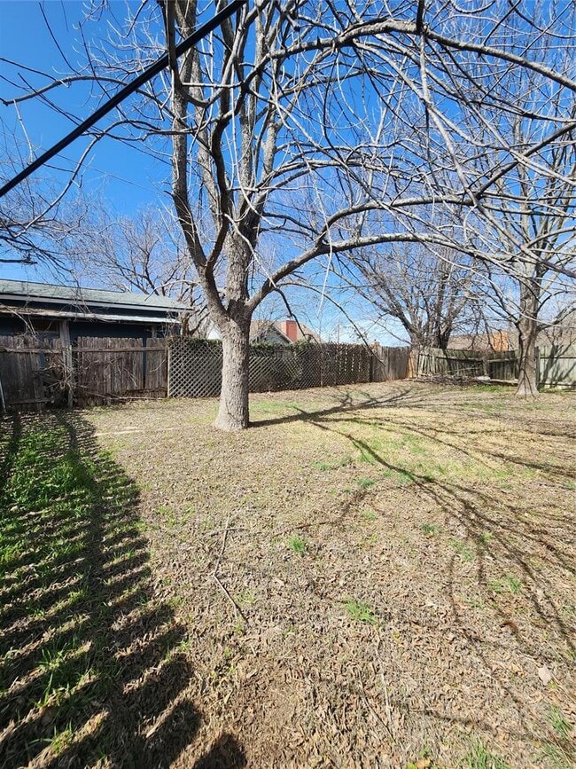 Building Photo - 2107 Old W Pl