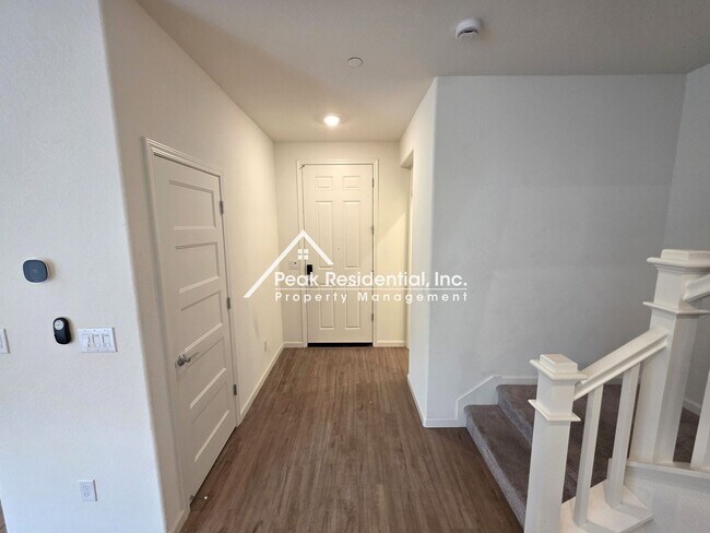 Building Photo - Only 2 years new. 3-bedrooms in Elk Grove