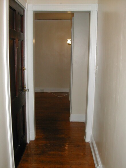 Building Photo - 4135 Roland Ave