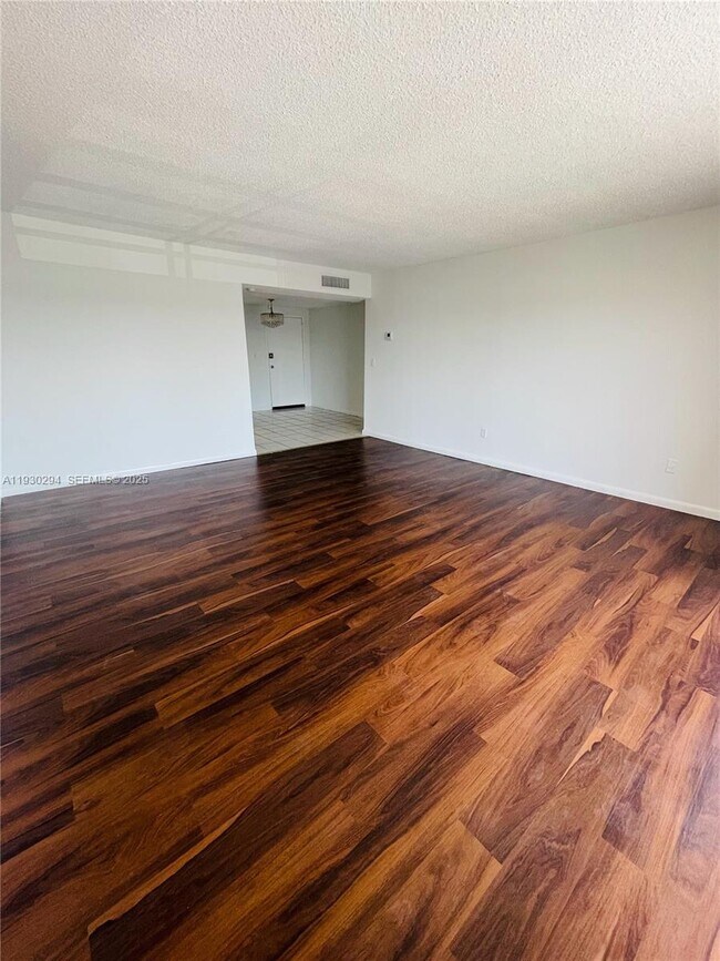 Building Photo - 4848 NW 24th Ct