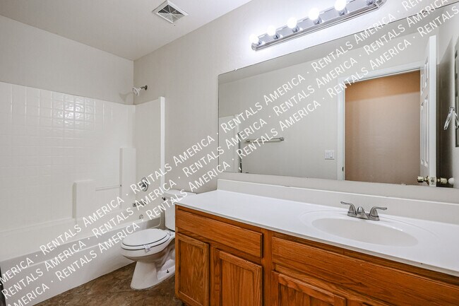 Building Photo - MOVE IN READY 4 BR IN WINDMILL RANCH