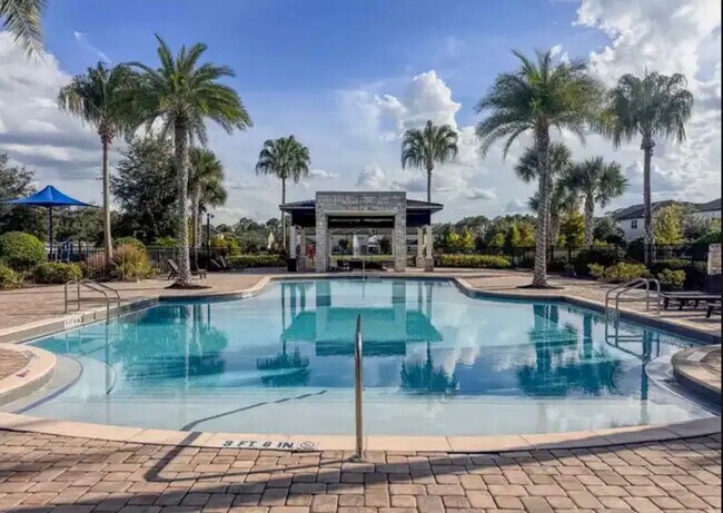 Building Photo - 4 Bedroom at Heart of Windermere!!! Tile t...