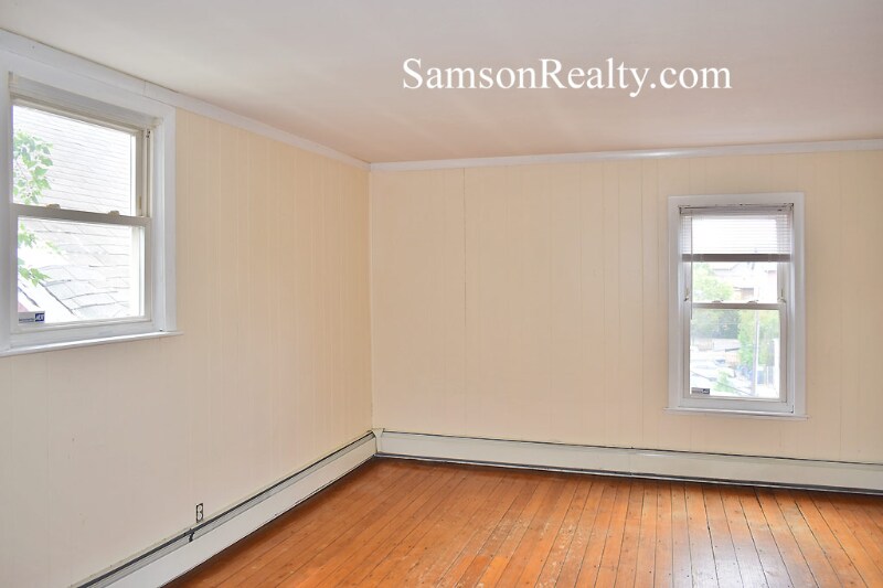 Building Photo - 275 Wickenden St