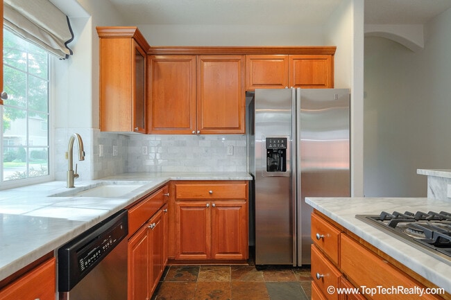 Building Photo - Lovely 4 Bedroom | 2.5 Bathroom | Corner Lot Single Family Home | In Beautiful Orenco Gardens Com...