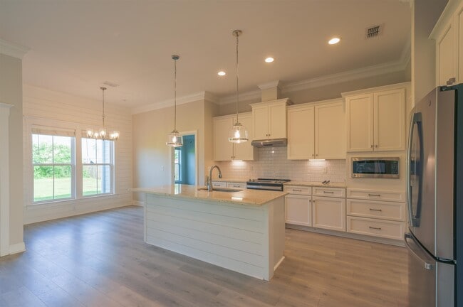 Building Photo - 71 London Cir