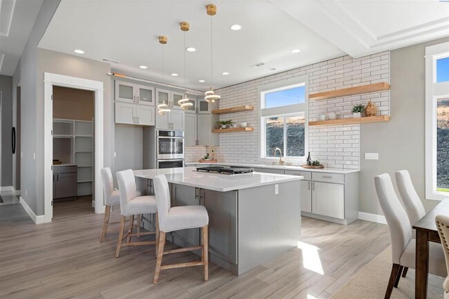 Building Photo - LIVE YOUR BEST LIFE!