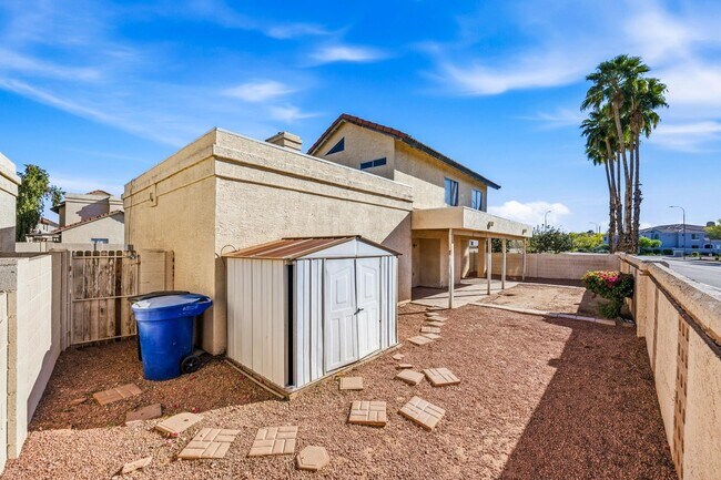 Building Photo - 860 S Rio Dr