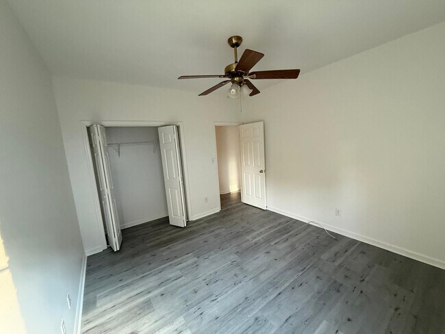 Building Photo - 297 High Chaparral Dr