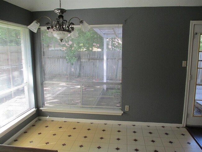 Building Photo - 16022 Sierra Vista Dr