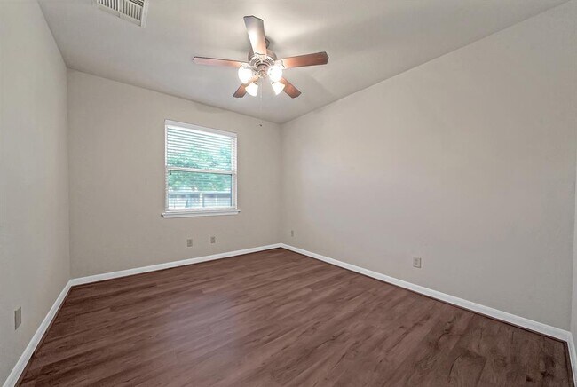 Building Photo - 9635 Empress Crossing Dr