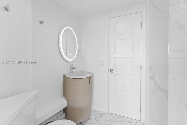 Building Photo - 3250 NE 28th St