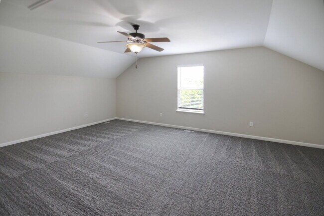 Building Photo - 143 Stonewall Creek Dr