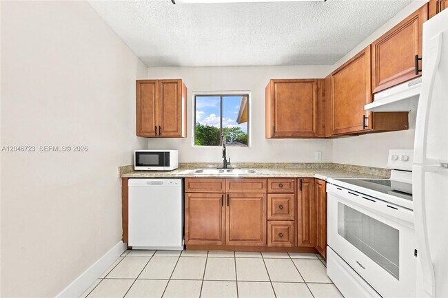 Building Photo - 20117 SW 88th Ct