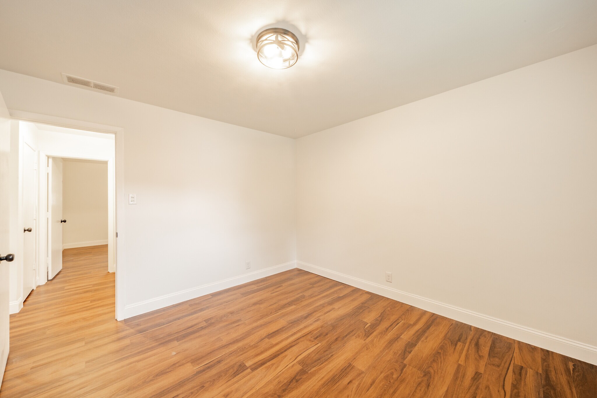 Building Photo - 7847 Southfield Dr
