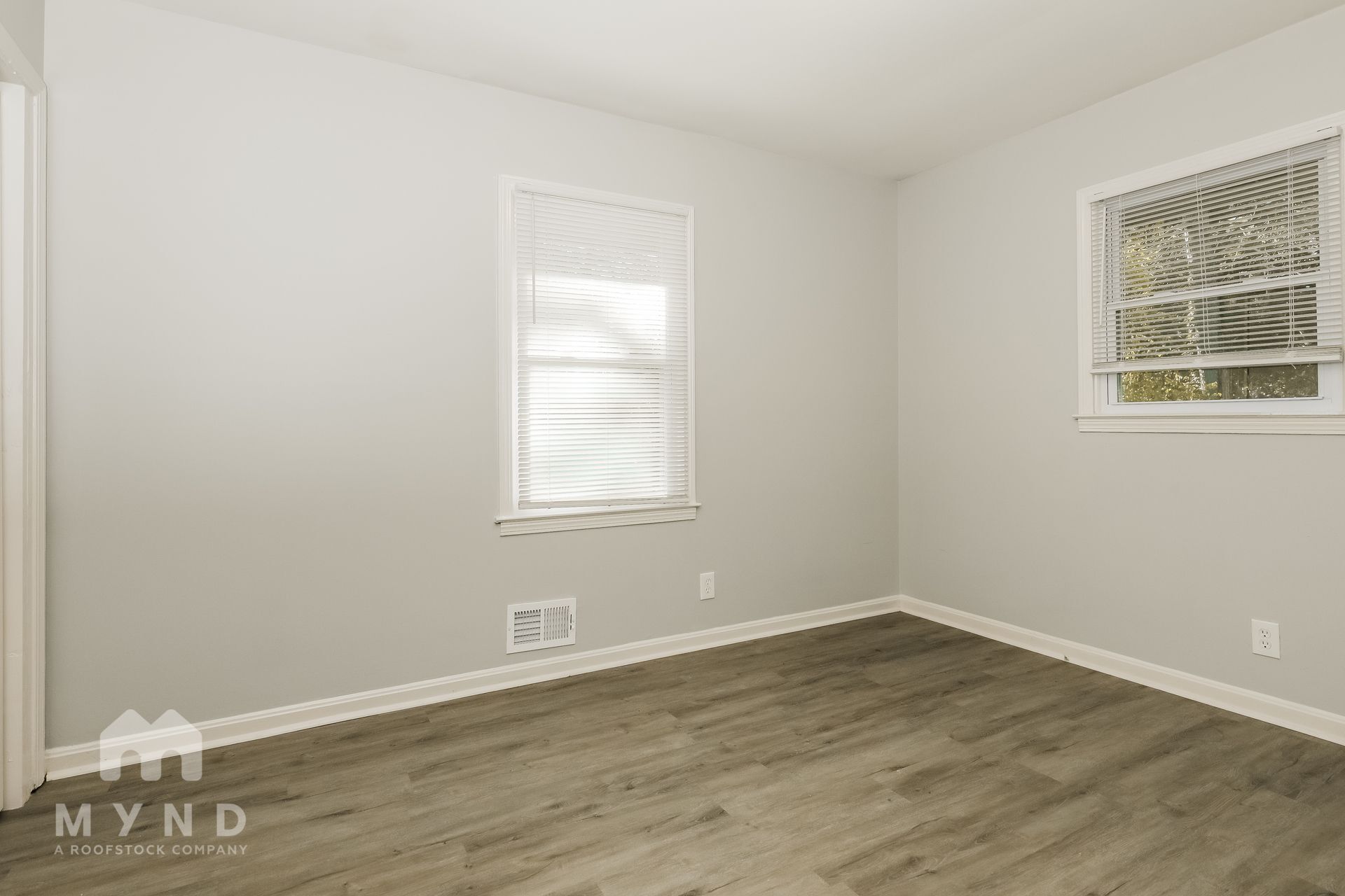 Building Photo - 4769 Ridgewood Dr
