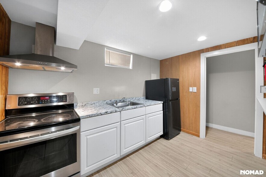 Building Photo - 4331 W 82nd Ave