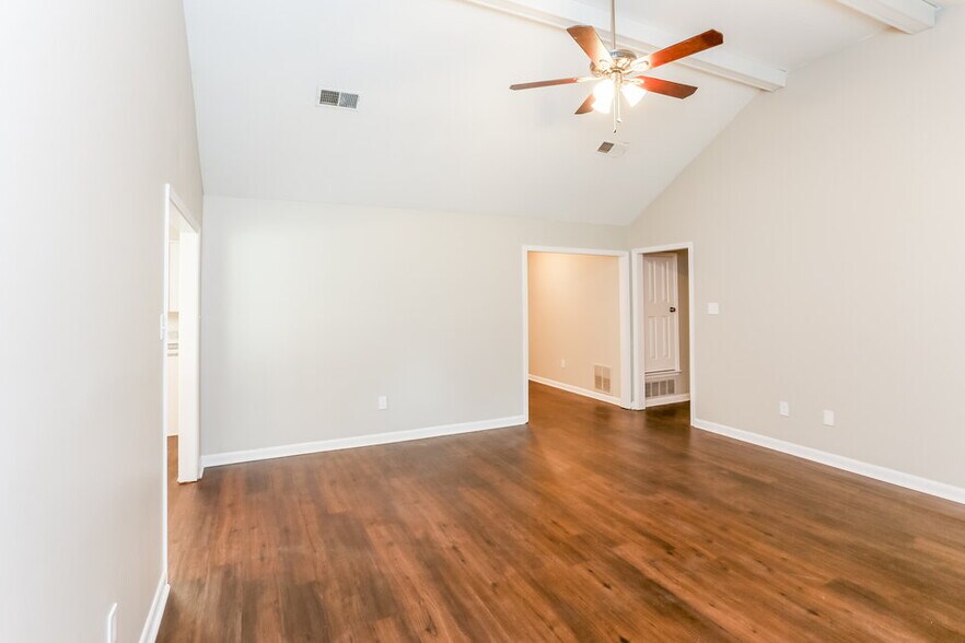 Building Photo - 7221 Blue Grass Rd