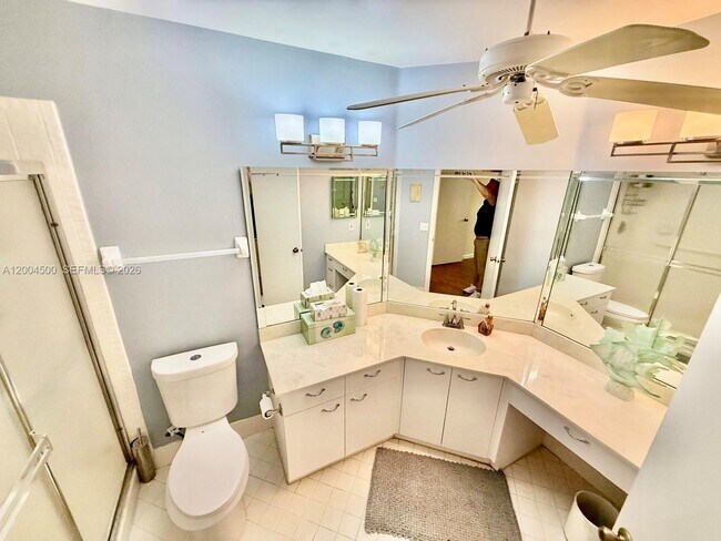 Building Photo - 5155 Europa Dr