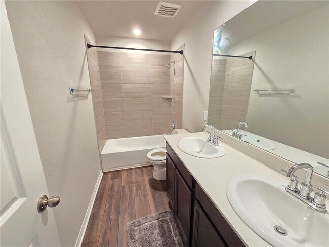 Building Photo - 1604 Homestead Farms Dr